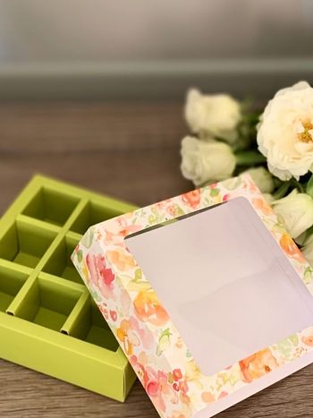 Упаковка под 9 конфет "Весна" зеленая — изображение 2