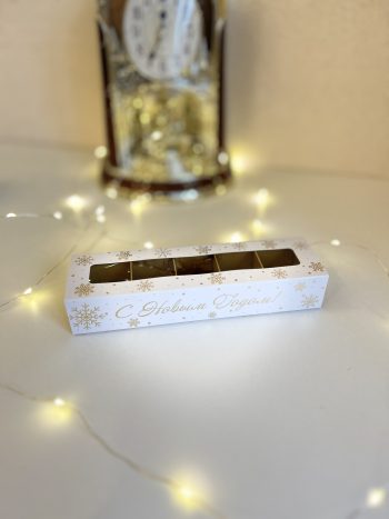 Коробка с окном под 5 конфет Золотые снежинки, 210х50х33 мм (дно и обечайка) — изображение 5