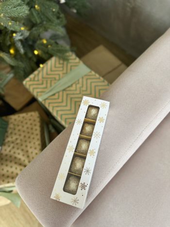 Коробка с окном под 5 конфет Золотые снежинки, 210х50х33 мм (дно и обечайка)