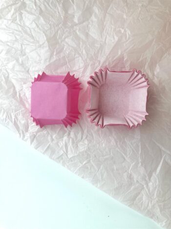 Капсулы для конфет бумажные 3,5*3,5 см. 20 шт., розовый квадрат — изображение 3