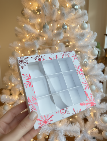 Коробка с окном под 9 конфет Метелица,  147х147х34 мм (дно и обечайка)