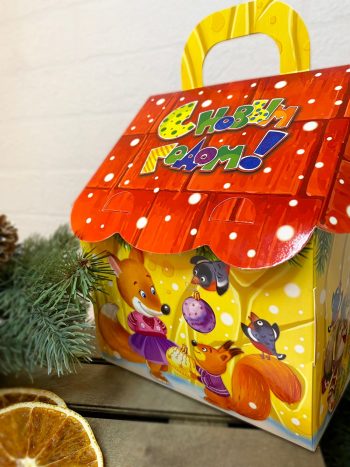 Коробка новогодняя подарочная Радостные хлопоты, 135х140х171 (+40) мм (домик) — изображение 2